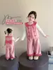 Traje de lana para niña, nuevo estilo otoño 2026, estilo coreano moderno y a la moda, súper lindo para bebés, conjunto de tres piezas para primavera y otoño
