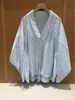 Chaqueta cárdigan ligera de cinta plisada con textura retro artística de tres botones para mujer, camisa holgada tipo murciélago, cárdigan de ramio