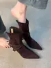 Primer encuentro con botas de tacón alto con cremallera trasera, diseño ajustado, botines de gamuza para mujer con hebilla, punta fina, botines elegantes, estilo retro, tacones finos, botines individuales