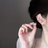 Aretes de Piedra Ojo de Gato Multicolor, Modernos y Elegantes, Aretes de Botón de Lujo Ligero, Aretes de Clip en Forma de Espiral para Mosquitos para Orejas No Perforadas, Incrustados con Elegante Diseño para Viajeros