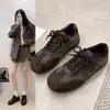 Zapatillas de entrenamiento alemanas para mujer que aumentan la altura, nuevo estilo otoño 2026, zapatillas con estampado de leopardo y suelas blandas, versátiles y casuales