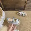 Zapatos de princesa de suela blanda para primavera y otoño, nuevo modelo 2026 para bebés y niños pequeños, zapatos de piel para niñas para aprender a caminar, punta redonda dulce con ribete de encaje