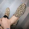 Zapatos para Hombre Estilo Británico Estampado de Leopardo Social Moda Mocasines个性化 Tachonados para Discoteca Slip-On Tendencia Zapatos Mocasines para Hombre