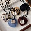 Fiebre Hecho a Mano Amor Colgante Collar Mujer Otoño e Invierno Tejido Cuerda Negra Accesorios Decorativos Cadena Larga de Lana
