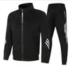 Novo Conjunto Esportivo Casual Masculino de Primavera e Outono com Listras Triplas, Gola Alta, Capuz com Zíper e Camada de Ar
