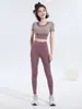 Nuevo Traje de Yoga Profesional de Pilates Deportivo de Fitness para Mujer de Dos Piezas Falsas a Juego de Colores de Manga Corta de Secado Rápido sin Sujetador