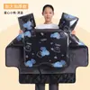 Nova capa à prova de vento para patinete elétrico, com um adorável design de urso, com forro de fleece adicionado para calor extra, e projetada para ser à prova d'água e resistente ao frio para uso no inverno em patinetes elétricos e motocicletas