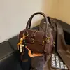 Bolsa feminina de luxo, nicho, nova coleção outono/inverno 2026, bolsa transversal retrô e versátil, estilo coreano, bolsa tote acolchoada texturizada