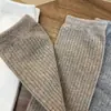 Calcetines Etna para Mujer Importados de Dongdaemun, Corea del SurDe Media Caña Lisos Acanalados Otoño e Invierno Nuevos Calcetines de Algodón en Gris al por Mayor