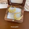 Pendientes Redondos Huecos Retro Europeos y Americanos para Mujer, Lujo Ligero y Sensación de Alta Gama, Pendientes de Clip y Pendientes Largos, Pendientes de Diseño Único y Versátil para Mujer