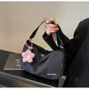 2024 Nuevo Estilo Bolso Cruzado Pequeño Sencillo para Viajes Cortos de Nicho Bolso Pequeño Casual Fresco con Correa Ancha para el Hombro de un Solo Hombro para Mujer