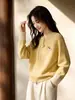 Jaqueta Suéter de Tricô com Tranças Amarelo Creme Nova Primavera para Mulheres com Bordado de Pônei e Cardigan com Zíper