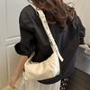 Bolsa de Ombro de Couro Macio Design de Nicho Novo Verão 2025 Bolsa Transversal Cor Pura de Alta Qualidade Bolsa Dumpling Estilo Estrangeiro Bolsa Feminina