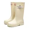 Moda Transfronteriza Botas de Lluvia Rojo Brillante para Mujer Navidad Año Nuevo Botas de Lluvia de Caña Alta Impermeables Antideslizantes Resistentes al Desgaste Botas de Agua Zapatos de Goma para Adulto