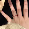 Novo Anel de Diamante Pavimentado Vermelho para Mulheres, Elegante, Luxo Leve, Anel de Dedo Aberto Ajustável, Doce, Fofo, Moderno, Simples, Versátil