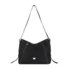 Bolso de Axila Retro de Nicho de Moda y Estilo para Mujer, Nuevo Modelo Otoño e Invierno 2025, Gran Capacidad, Versátil para el Viaje Diario, Bolso de Hombro Único Cruzado