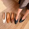 3118-8 Primavera Novo Estilo Bico Fino Couro Macio Rasteirinha Casual Feminina Slip-On Feita de Couro Bovino de Camada Superior