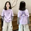 Camiseta infantil listrada de manga longa 2026 novo modelo de algodão puro top moderno e estiloso super fofa roupa de menina