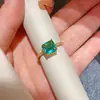 Anillo Abierto Cuadrado de Zirconia Bañado en Oro Real de 18K, Anillo Sencillo y Moderno para Dedo Índice, Joyería de Lujo Ligero de Gama Alta al por Mayor