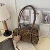 Bolsa Exquisita Estampa de Leopardo Retrô Feminina 2026 Novo Estilo Coreano Casual Versátil Grande Capacidade para o Trabalho Ombro Único de Mão Sob o Braço