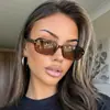 Gafas de Sol Estrelladas con Montura Cuadrada Moda Europea y Americana Gafas de Sol Sencillas de Sombra Gafas Elegantes para Disparos Callejeros Forma Cóncava Gafas de Sol de Moda
