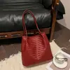 Bolso de mano tejido retro coreano 2026 nuevo bolso tote de moda moderno bolso de hombro de gran capacidad para el día a día