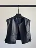 Outono de 2026 Novo Estilo Colete de Couro Curto Solto Moda Jaqueta de Couro Sem Mangas para Mulheres A10271