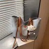 Bolso casual grande transfronterizo para mujer, nuevo bolso de hombro versátil de moda para verano 2026 para estudiantes universitarios, bolso tote de axila
