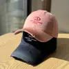 Gorra de Béisbol Rosa con Bordado de Letras Degradadas para Mujer, Gorra Versátil de Ala Ancha y Corona Suave, Circunferencia de Cabeza Grande, Sombrero para Adelgazar el Rostro
