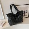 Bolso grande simple transfronterizo para mujeres 2023 otoño e invierno Nuevo bolso para ir al trabajo moda versátil gran capacidad hombro tote bag moda