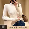 Suéter Feminino com Gola Alta Meia-Calça Forrado com Fleece Outono/Inverno 2026, Tricô Espesso Pulôver, Corte Justo, Quente, para Usar em Camadas
