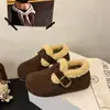 Zapatos Birkenstock mullidos y cálidos para mujer 2026 modernos y elegantes que aumentan la altura, estilo nuevo, engrosados para invierno, zapatos individuales retro, suela suave, zapatos de algodón