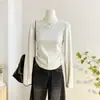 Top Curvo Estilo Retro Americano para Mujer, Principios de Primavera 2026, Corte Ajustado, Cintura Ceñida, Camiseta de Manga Larga con Pliegues, Capa Base