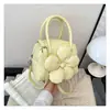 2026 Nova Bolsa de Ombro Grande Estilo Coreano Fofa com Bolinhas Pretas e Brancas Bolsa de Mão Versátil Casual para Viagem para Mulheres