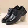 Sapatos de Couro Masculino Couro Genuíno Terno Negócios Alto Padrão Sapatos de Casamento Camada Superior Couro Bovino Sapatos Formais Estilo Britânico Sapatos Masculinos Versátil Outono Novo