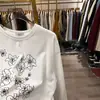 Camiseta base de capa interior blanca para mujer, nuevo modelo 2026, cuello redondo, corte holgado, talla grande, algodón puro, camiseta de manga larga, top de principios de otoño para mujer