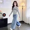 Conjunto de Top de Hombros Descubiertos para Niñas Primavera y Otoño 2026 Nuevo Estilo Coreano Conjunto de Dos Piezas con Camiseta de Manga Larga para Niñas Mayores