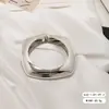Pulsera Minimalista a Cuadros, Pulsera Transfronteriza Europea y Americana de Aleación Nueva, Moda de Nicho, Sensación de Alta Gama, Accesorio para la Mano, Accesorio para el Cabello