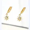 Brincos Pingente de Girassol Europeus e Americanos Retrô de Nicho Estilosos e Modernos em Aço Inoxidável Banhado a Ouro 18K Incrustados com Diamantes para Mulheres