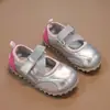 Zapatillas de Moda para Niñas 2025 Primavera/Verano Nuevos Zapatos Individuales para Niños Suela Suave Zapatos de Princesa Tenis para Bebés Niñas