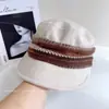 Chapéu Equestre Colorido de Cetim Estilo Étnico para Mulheres, Material Lã Quente Outono e Inverno, Boina Vintage, Chapéu de Cavaleiro Tendência