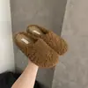 Chinelos peludos da moda para mulheres, para usar ao ar livre, novo estilo outono/inverno 2026, sapatos de algodão com forro de fleece, chinelos de algodão sem cadarço para usar em casa nos dias de preguiça