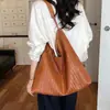 Bolsa de Axila Grande Capacidade Retrô para Mulheres, Novo Estilo Verão 2026, Bolsa Tote Simples, Bolsa de Ombro Fashion e Estilosa
