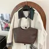 Bolso de Mano con Patrón Tejido de Diseño Nicho 2025 Nuevo Bolso de Hombro Retro para Mujer Color Puro Textura Simple Bolso de Axila
