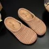 Sandálias Birkenstock Verão Boêmio Uma Tira Nova de Solado Grosso Femininas Chinelos Fechados Meio Sapato para Uso Externo Feminino 2025