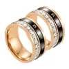 Anel de Aço Titânio para Mulheres Europeu e Americano Nicho High-End High-End Luxo Leve Joias de Aço Inoxidável Galvanizadas para Mulheres Joias de Mão Atacado
