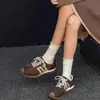 Nueva colección de otoño de zapatos casuales: Tenis estilo retro de Forrest Gump para mujer, con diseños color-blocking, versátiles para varios atuendos y hechos de piel suave, con suela gruesa