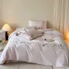 Estilo ins girl francês conjunto de três ou quatro peças 100% algodão flores bordadas capa de edredom de algodão de fibra longa lençol de cama em estoque lençol com elástico