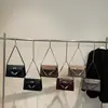 Bolso de mano cuadrado pequeño retro de nicho estilo coreano para mujer, nuevo de otoño 2026, moderno, con bloques de color, para hombro y axila