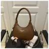 Bolso de Mano de Color Sólido con Letras y Textura Brillante para Mujer 2025 Moda Casual para el Trabajo Hombro Cruzado Media Luna Debajo del Brazo